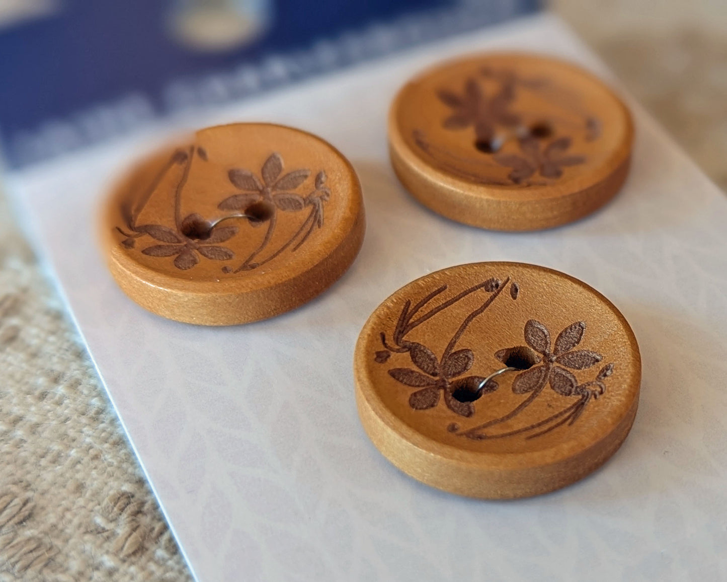 Bouton de bois Fleurs (20mm)