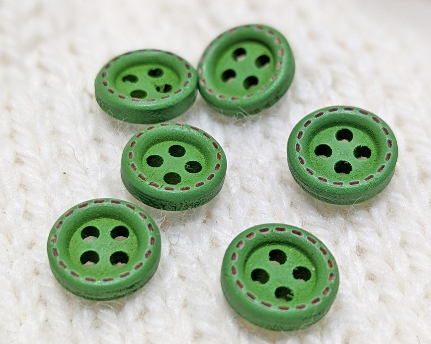 Bouton de bois à 4 trous (10mm)