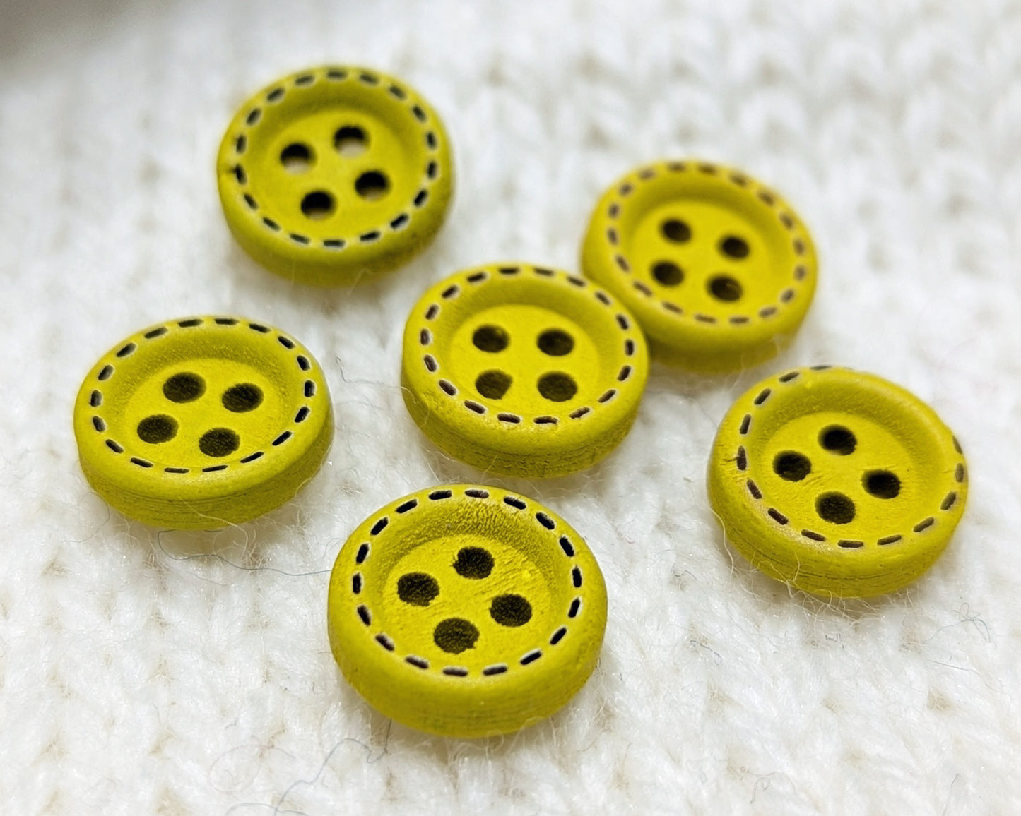 Bouton de bois à 4 trous (10mm)
