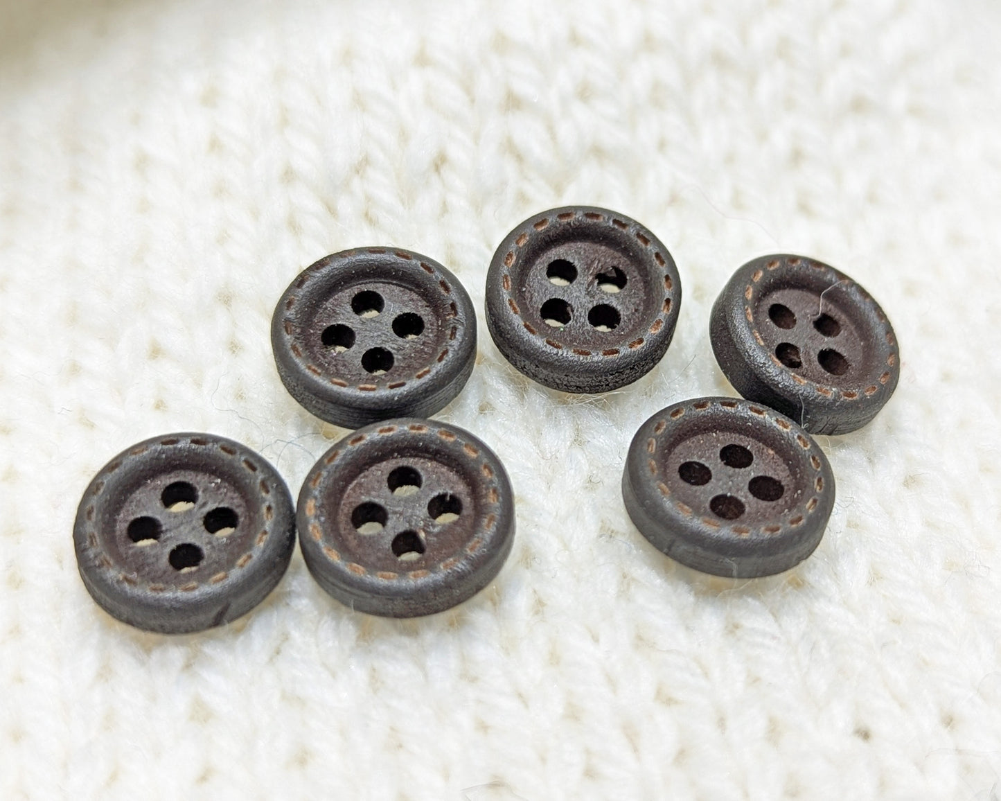 Bouton de bois à 4 trous (10mm)